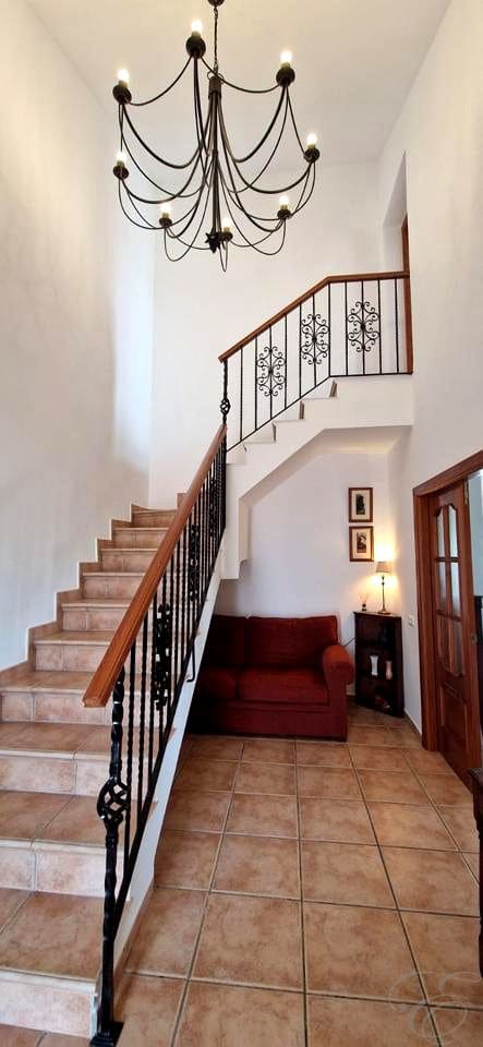 4 sypialnia Willa na sprzedaż w Vinuela z basenem garażem - 759 000 € (Ref: 9046257)