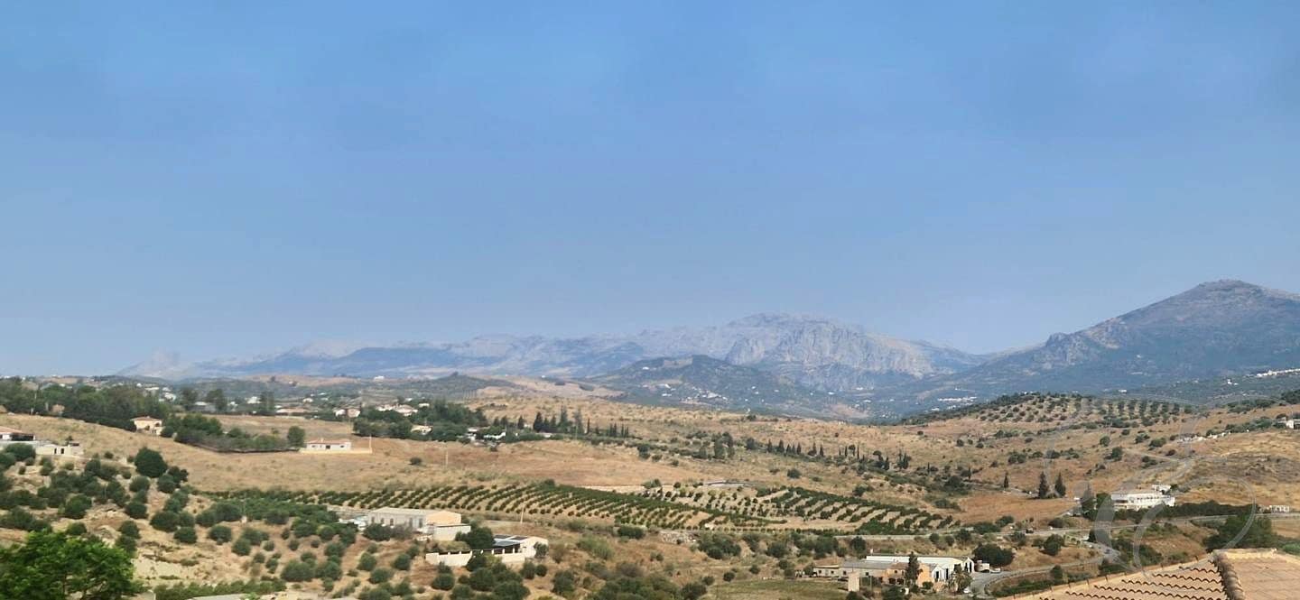 4 sypialnia Willa na sprzedaż w Vinuela z basenem garażem - 759 000 € (Ref: 9046257)