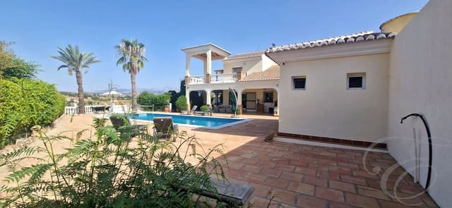 4 slaapkamer Villa te koop in Viñuela met zwembad garage - € 759.000 (Ref: 9046257)