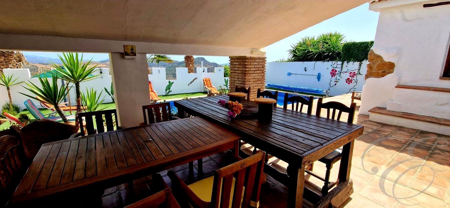 7 sypialnia Finka/Dom wiejski na sprzedaż w Riogordo z basenem garażem - 1 000 000 € (Ref: 9074226)