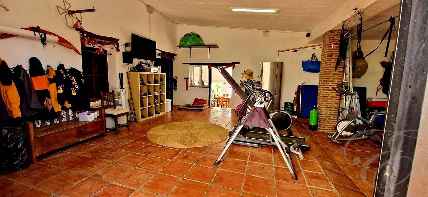 7 sypialnia Finka/Dom wiejski na sprzedaż w Riogordo z basenem garażem - 1 000 000 € (Ref: 9074226)