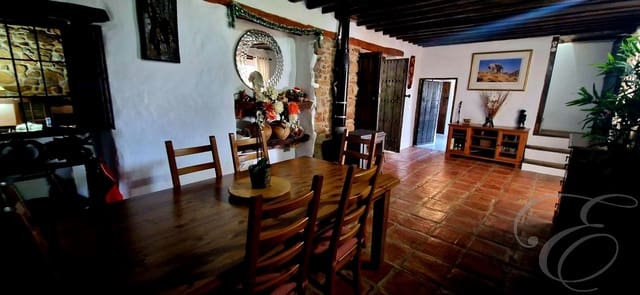 7 sypialnia Finka/Dom wiejski na sprzedaż w Riogordo z basenem garażem - 1 000 000 € (Ref: 9074226)