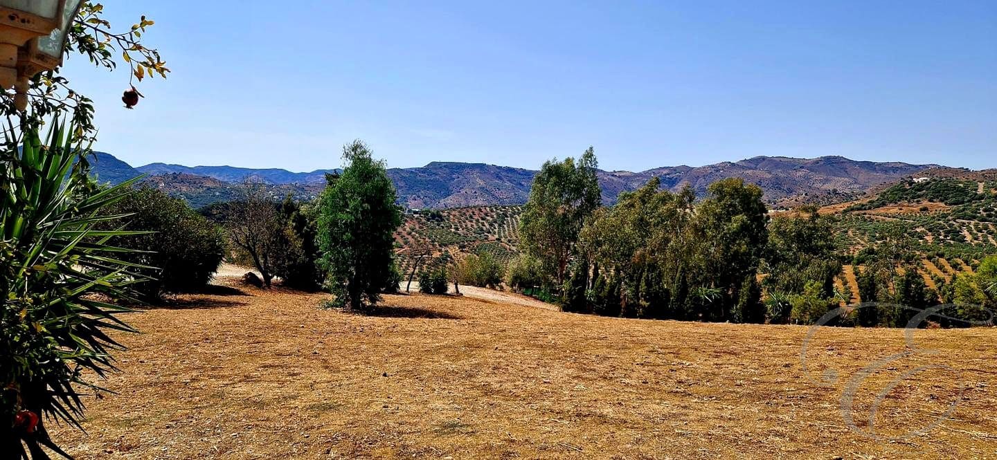 7 sypialnia Finka/Dom wiejski na sprzedaż w Riogordo z basenem garażem - 1 000 000 € (Ref: 9074226)