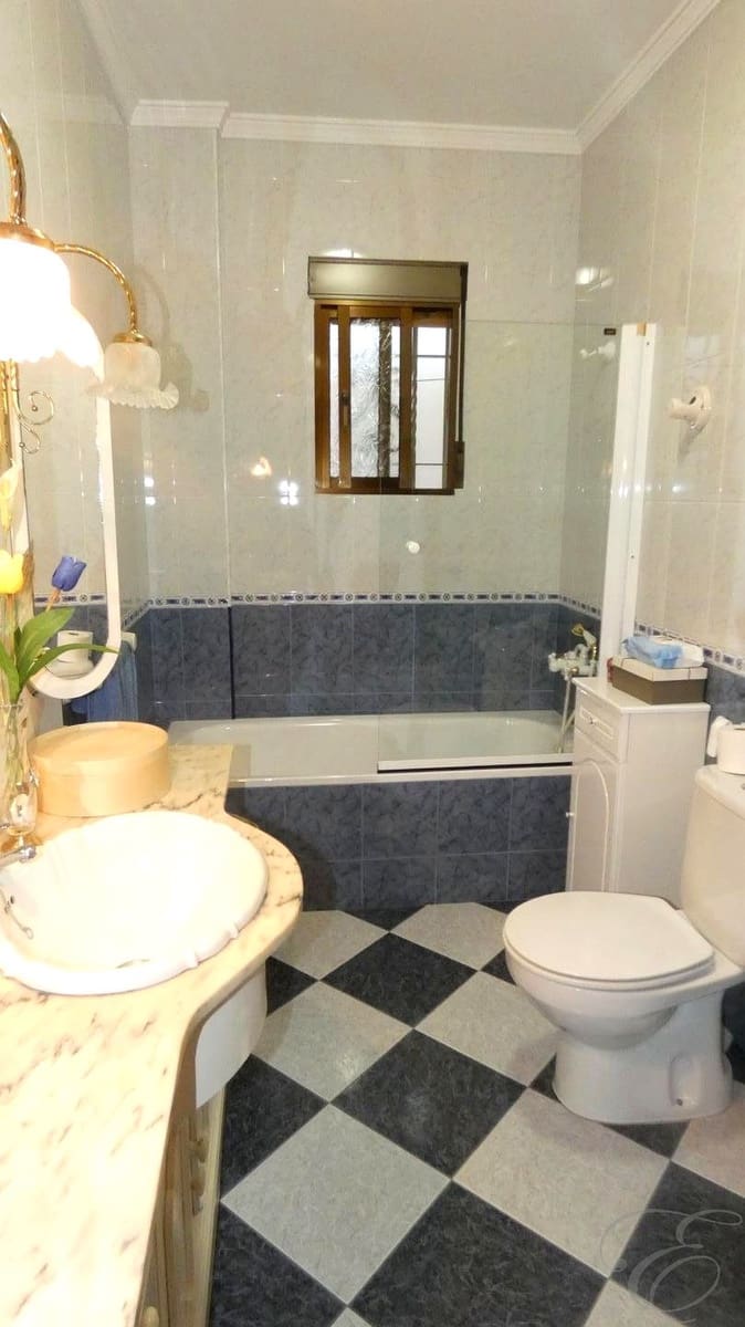 12 soveværelse Finca/Landehus til salg i Montilla med swimmingpool garage - € 1.500.000 (Ref: 9113461)