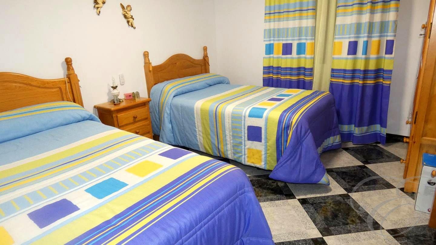 12 soveværelse Finca/Landehus til salg i Montilla med swimmingpool garage - € 1.500.000 (Ref: 9113461)