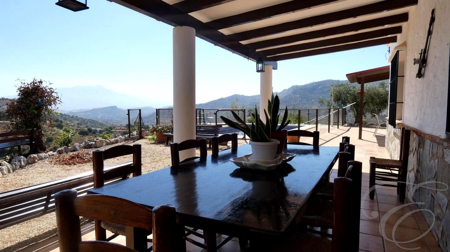 6 soveværelse Finca/Landehus til salg i Colmenar med swimmingpool - € 450.000 (Ref: 9131622)