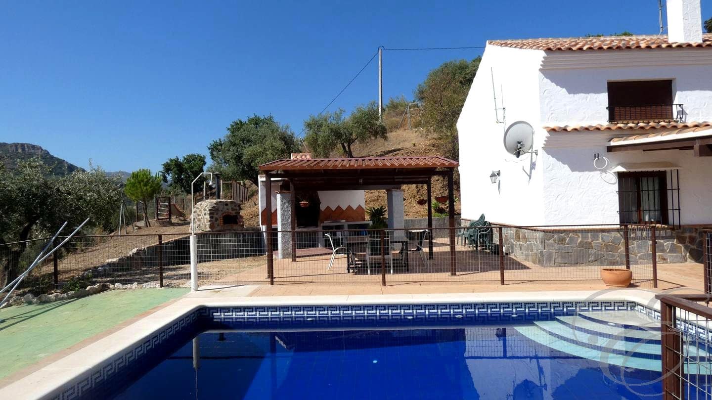 6 soveværelse Finca/Landehus til salg i Colmenar med swimmingpool - € 450.000 (Ref: 9131622)