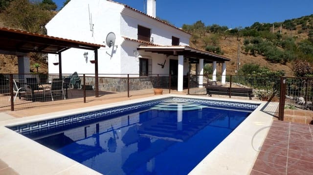 6 soveværelse Finca/Landehus til salg i Colmenar med swimmingpool - € 450.000 (Ref: 9131622)