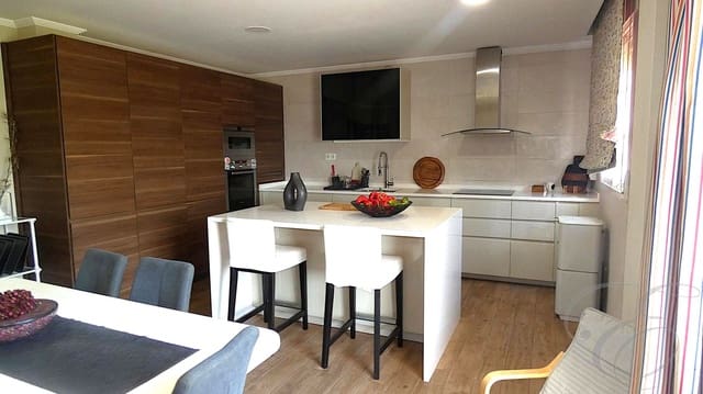 5 Zimmer Villa zu verkaufen in Molvízar mit Pool Garage - 450.000 € (Ref: 9133203)