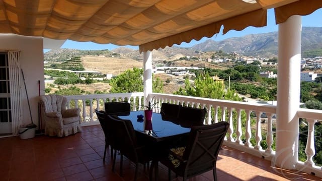 5 Zimmer Villa zu verkaufen in Molvízar mit Pool Garage - 450.000 € (Ref: 9133203)