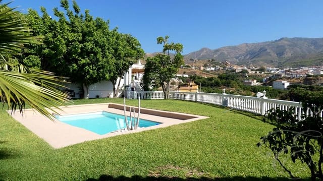 5 Zimmer Villa zu verkaufen in Molvízar mit Pool Garage - 450.000 € (Ref: 9133203)