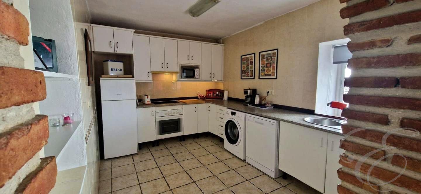 4 soveværelse Villa til salg i Cutar - € 195.000 (Ref: 9153175)