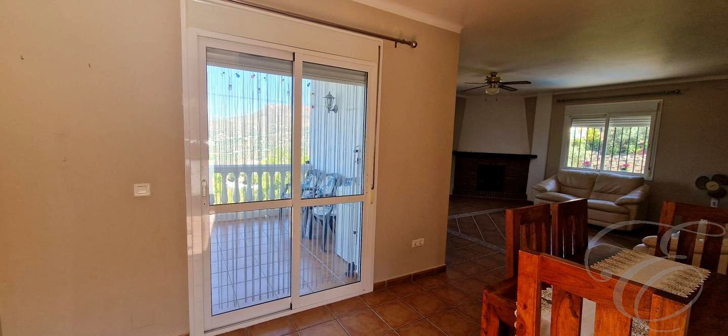 2 soveværelse Finca/Landehus til salg i Alcaucin med swimmingpool - € 245.000 (Ref: 9160251)