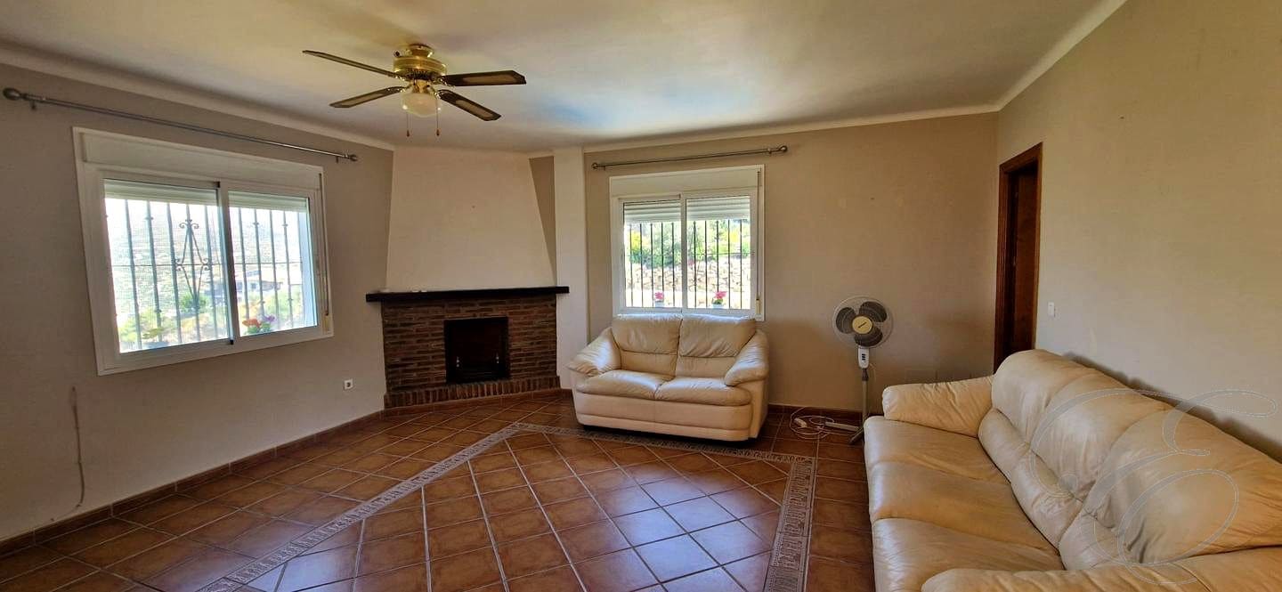 2 soveværelse Finca/Landehus til salg i Alcaucin med swimmingpool - € 245.000 (Ref: 9160251)