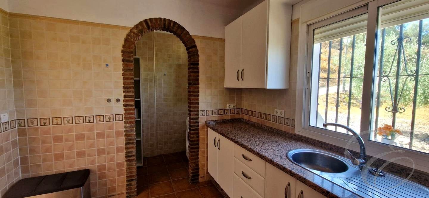 2 soveværelse Finca/Landehus til salg i Alcaucin med swimmingpool - € 245.000 (Ref: 9160251)