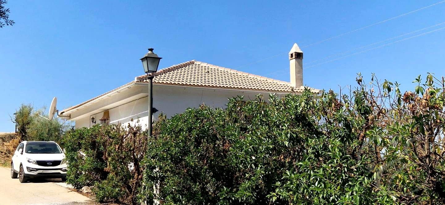 2 soveværelse Finca/Landehus til salg i Alcaucin med swimmingpool - € 245.000 (Ref: 9160251)