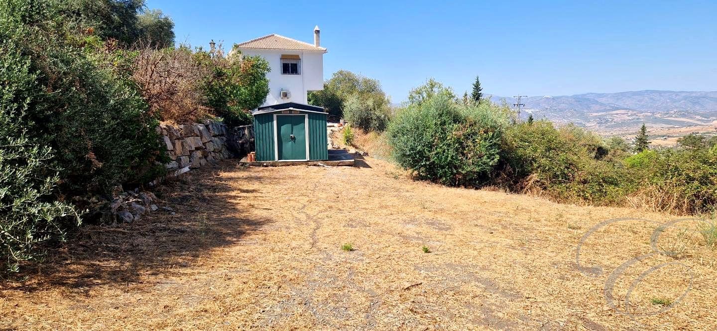 2 soveværelse Finca/Landehus til salg i Alcaucin med swimmingpool - € 245.000 (Ref: 9160251)