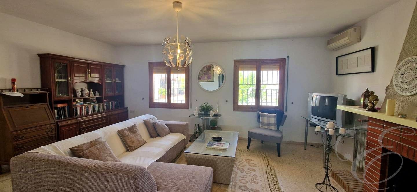 6 soverom Villa til salgs i Moraleda de Zafayona med svømmebasseng garasje - € 430 000 (Ref: 9168287)