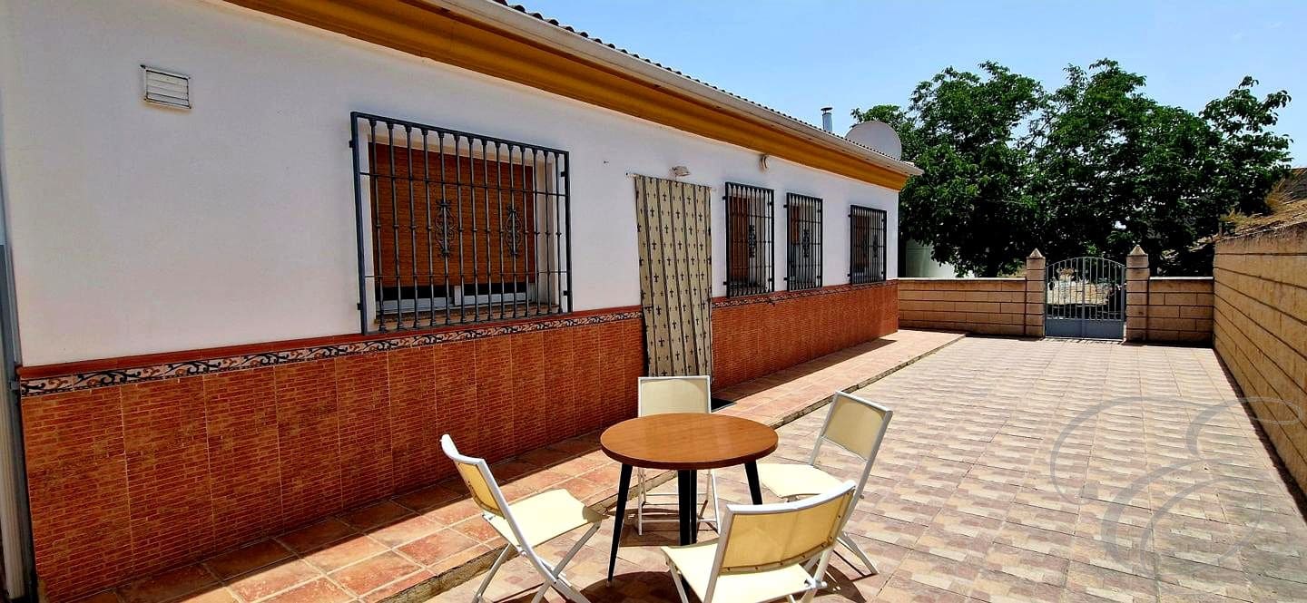 6 soverom Villa til salgs i Moraleda de Zafayona med svømmebasseng garasje - € 430 000 (Ref: 9168287)