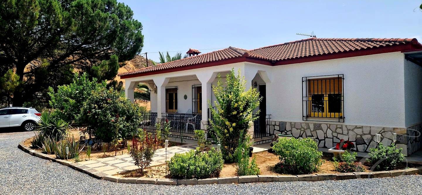 6 soverom Villa til salgs i Moraleda de Zafayona med svømmebasseng garasje - € 430 000 (Ref: 9168287)