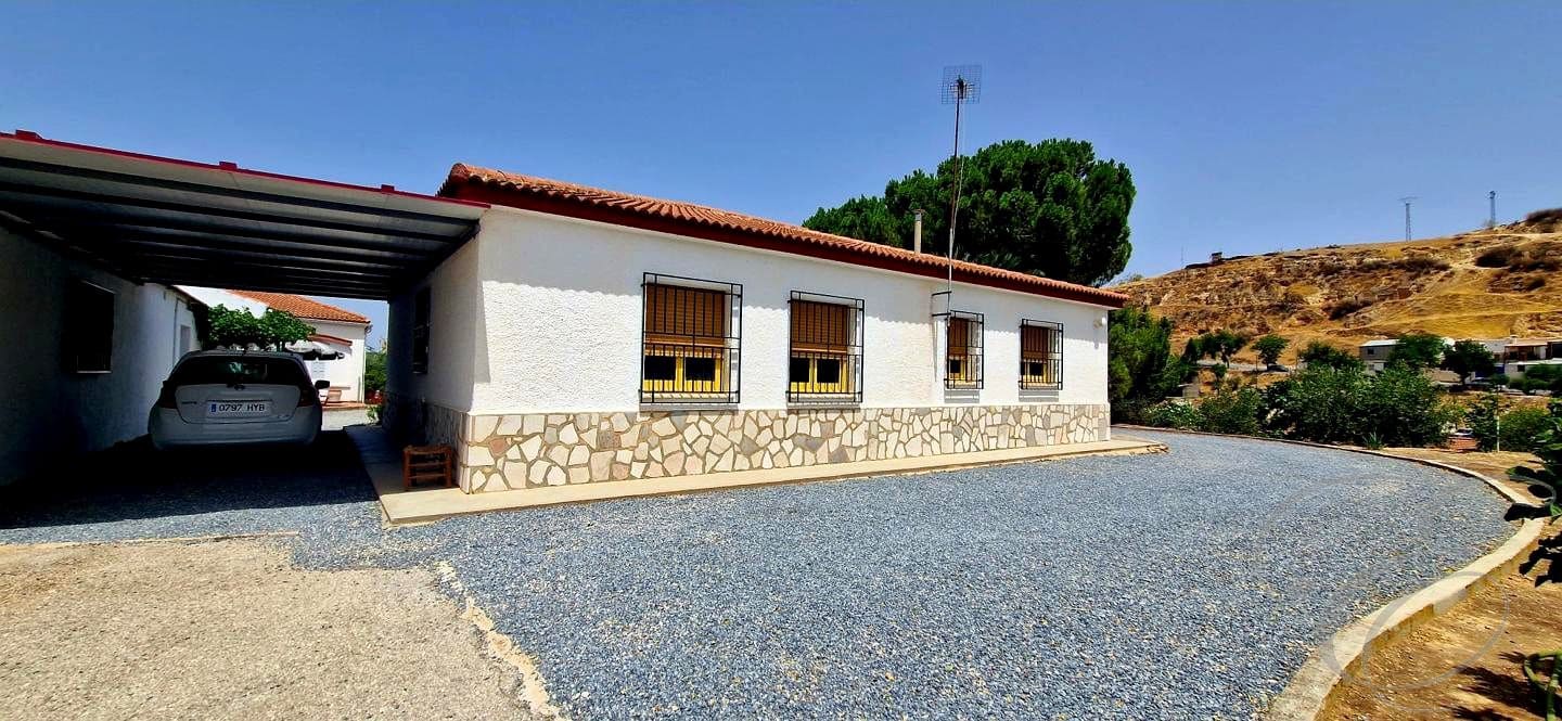 6 soverom Villa til salgs i Moraleda de Zafayona med svømmebasseng garasje - € 430 000 (Ref: 9168287)