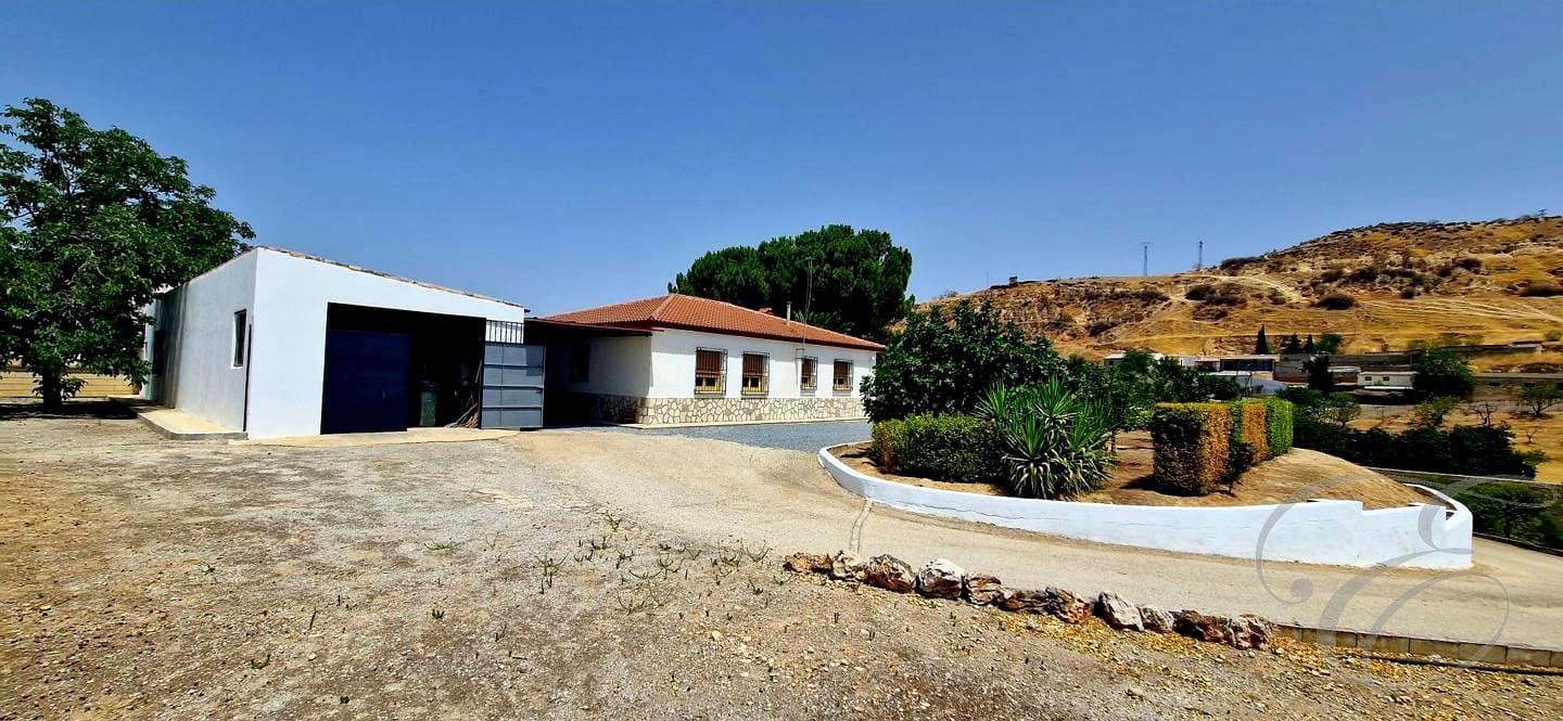 6 soverom Villa til salgs i Moraleda de Zafayona med svømmebasseng garasje - € 430 000 (Ref: 9168287)