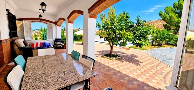 6 soverom Villa til salgs i Moraleda de Zafayona med svømmebasseng garasje - € 430 000 (Ref: 9168287)