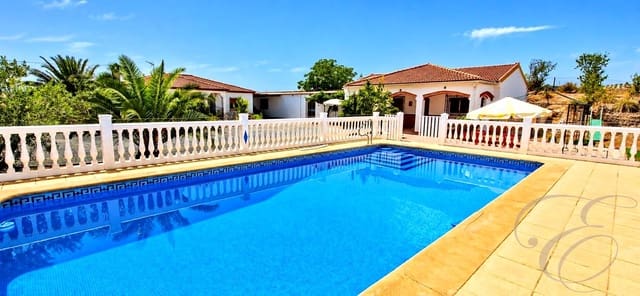6 soverom Villa til salgs i Moraleda de Zafayona med svømmebasseng garasje - € 430 000 (Ref: 9168287)