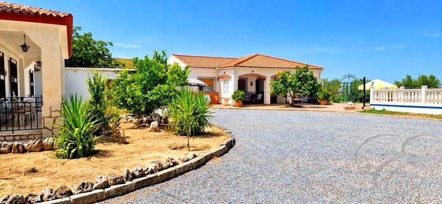 6 soverom Villa til salgs i Moraleda de Zafayona med svømmebasseng garasje - € 430 000 (Ref: 9168287)