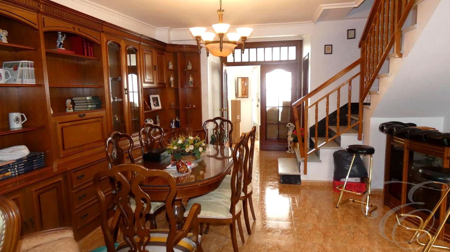 6 soverom Villa til salgs i Molvizar med garasje - € 132 000 (Ref: 9187508)