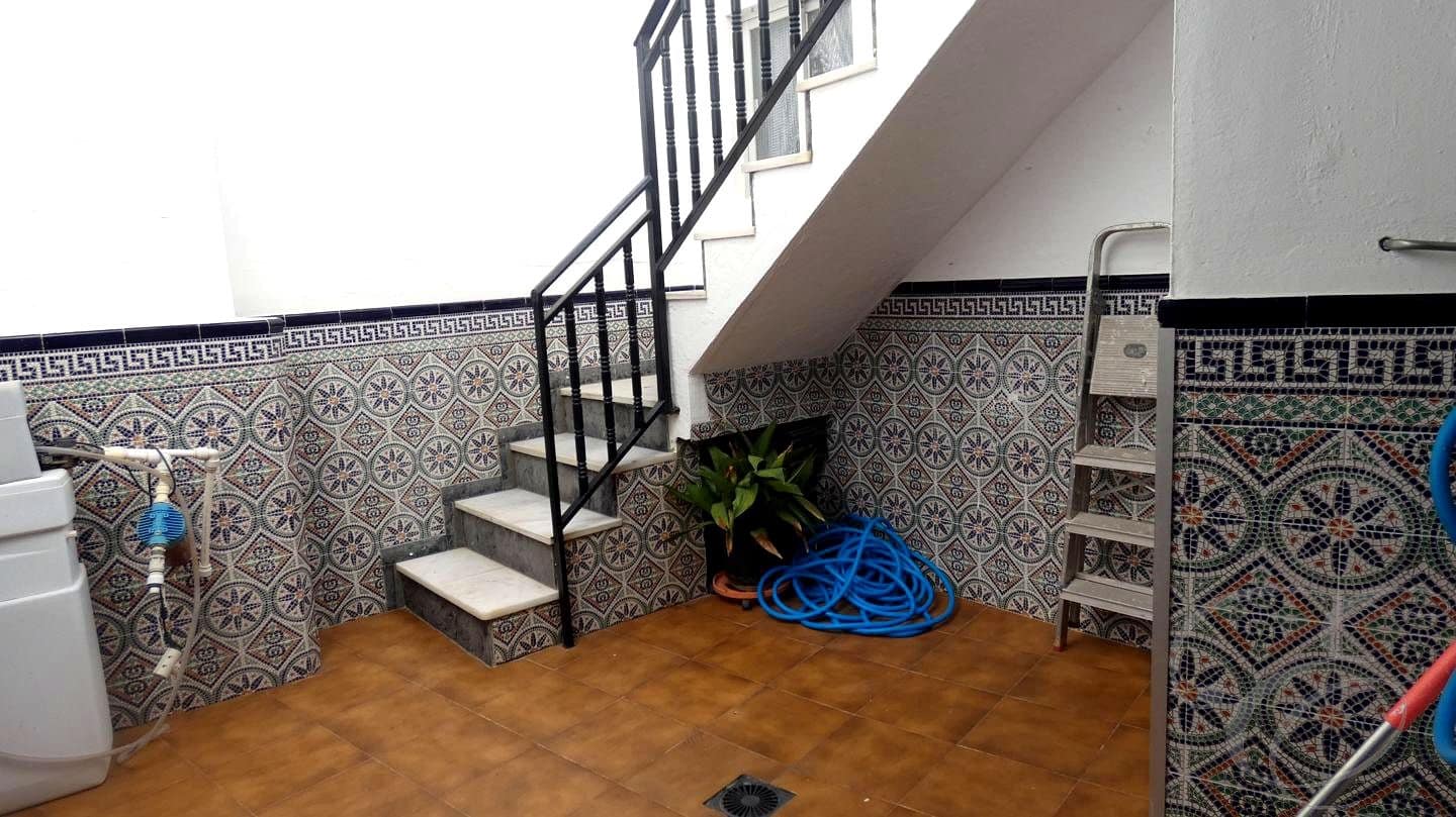 6 soverom Villa til salgs i Molvizar med garasje - € 132 000 (Ref: 9187508)