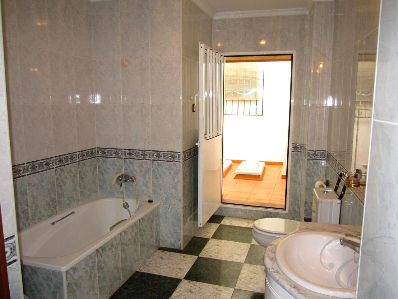 4 slaapkamer Villa te koop in Alcaucin - € 149.900 (Ref: 9190428)