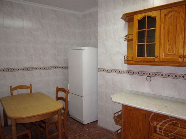 4 sypialnia Willa na sprzedaż w Alcaucín - 149 900 € (Ref: 9190428)