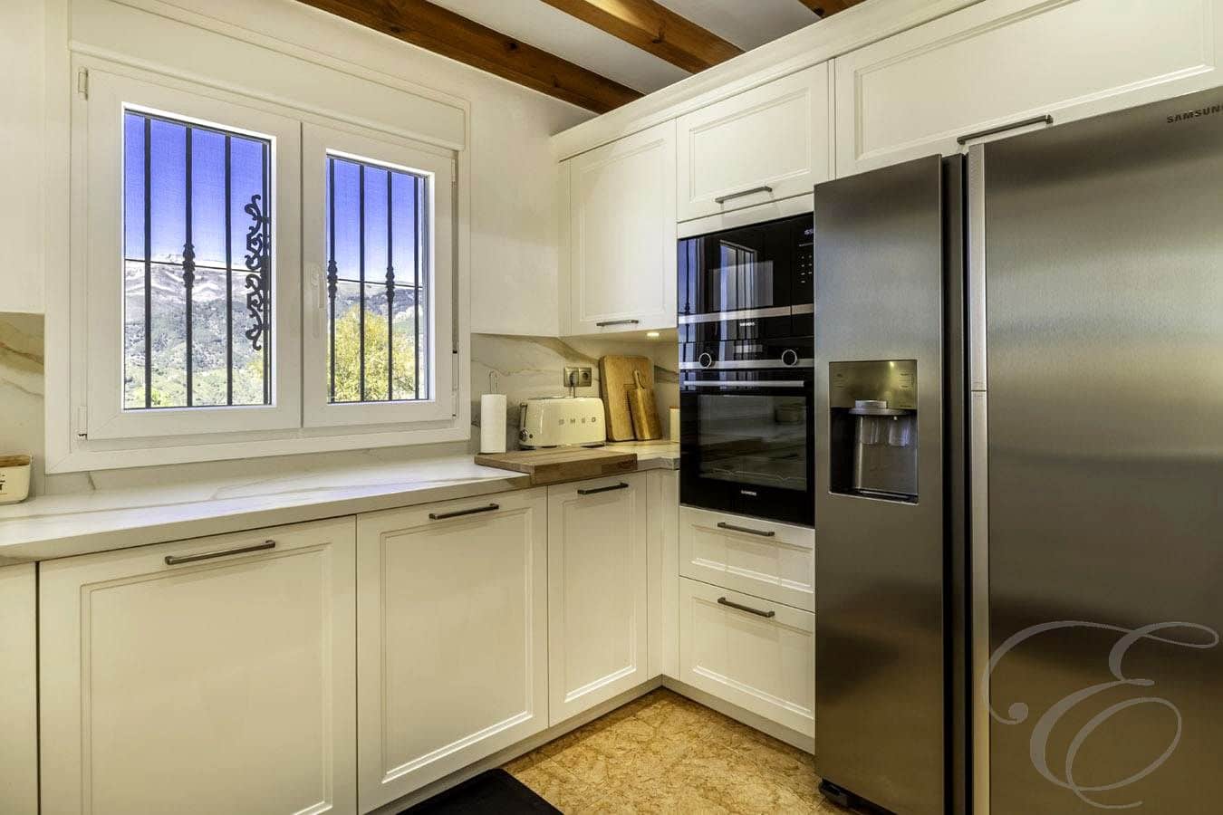 Chalet de 4 habitaciones en Canillas de Albaida en venta con piscina garaje - 1.200.000 € (Ref: 9238735)