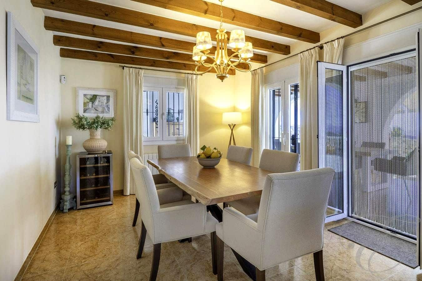 Chalet de 4 habitaciones en Canillas de Albaida en venta con piscina garaje - 1.200.000 € (Ref: 9238735)