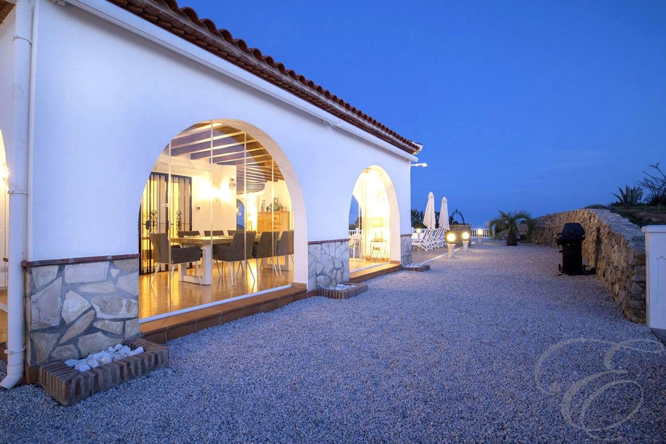 Chalet de 4 habitaciones en Canillas de Albaida en venta con piscina garaje - 1.200.000 € (Ref: 9238735)