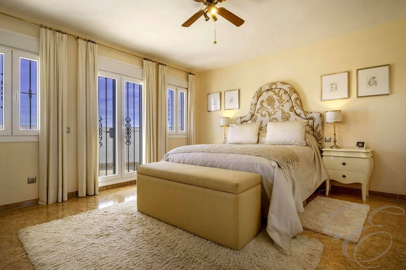 Chalet de 4 habitaciones en Canillas de Albaida en venta con piscina garaje - 1.200.000 € (Ref: 9238735)