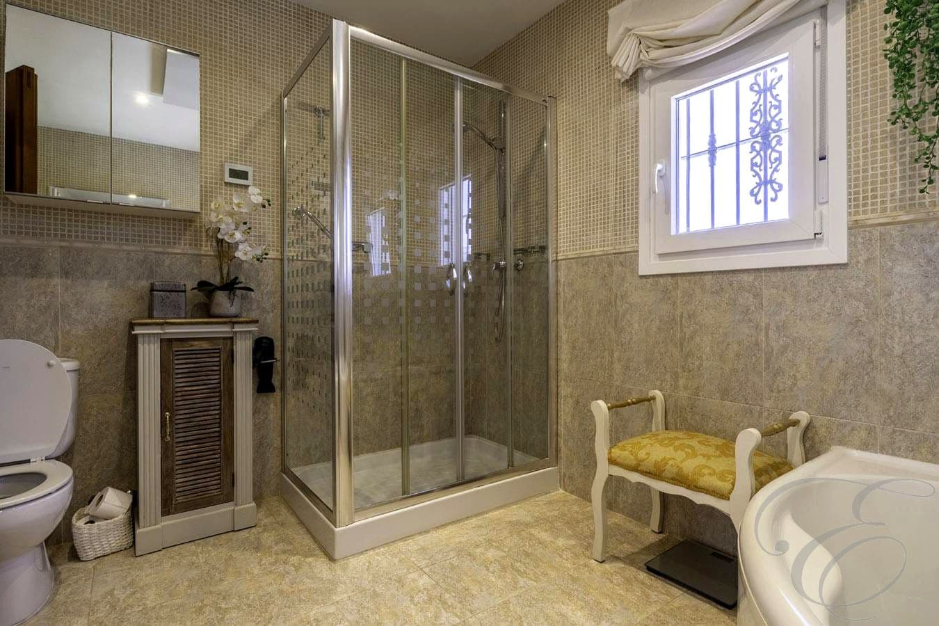 Chalet de 4 habitaciones en Canillas de Albaida en venta con piscina garaje - 1.200.000 € (Ref: 9238735)