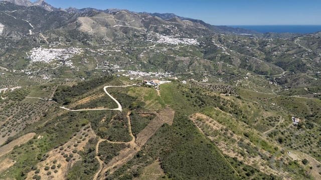 Chalet de 4 habitaciones en Canillas de Albaida en venta con piscina garaje - 1.200.000 € (Ref: 9238735)