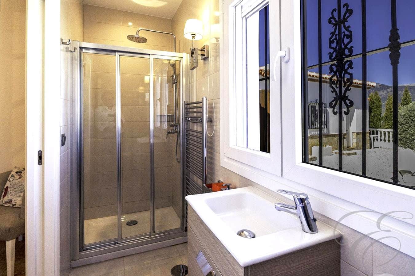 Chalet de 4 habitaciones en Canillas de Albaida en venta con piscina garaje - 1.200.000 € (Ref: 9238735)