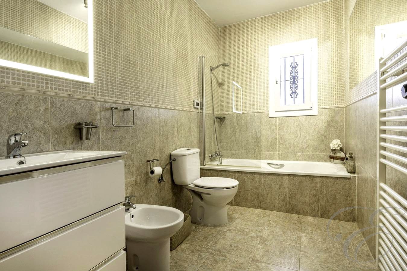 Chalet de 4 habitaciones en Canillas de Albaida en venta con piscina garaje - 1.200.000 € (Ref: 9238735)