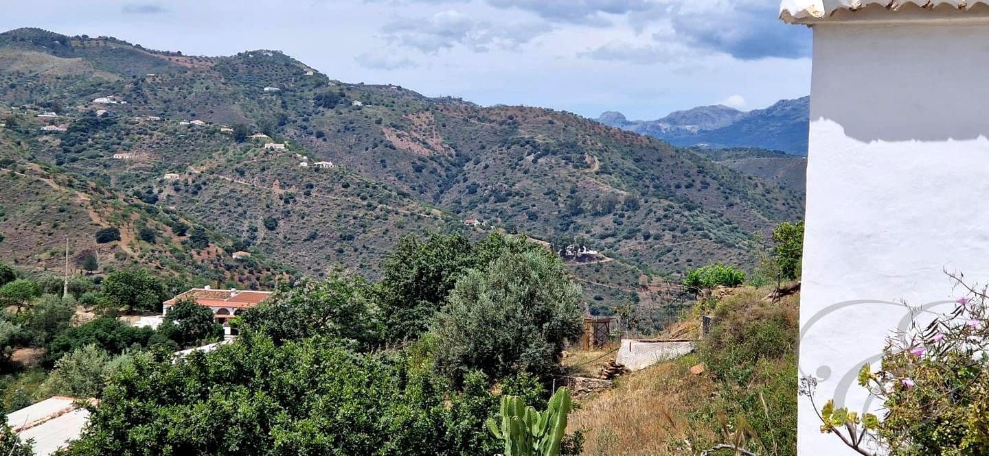 4 chambre Finca/Maison de Campagne à vendre à Comares avec piscine garage - 335 000 € (Ref: 9271386)