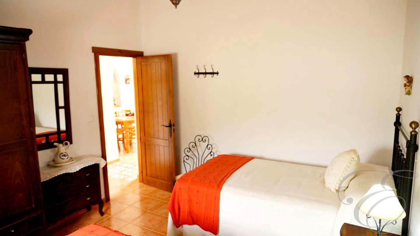 2 chambre Finca/Maison de Campagne à vendre à Villanueva de la Concepcion avec piscine - 290 000 € (Ref: 9301900)