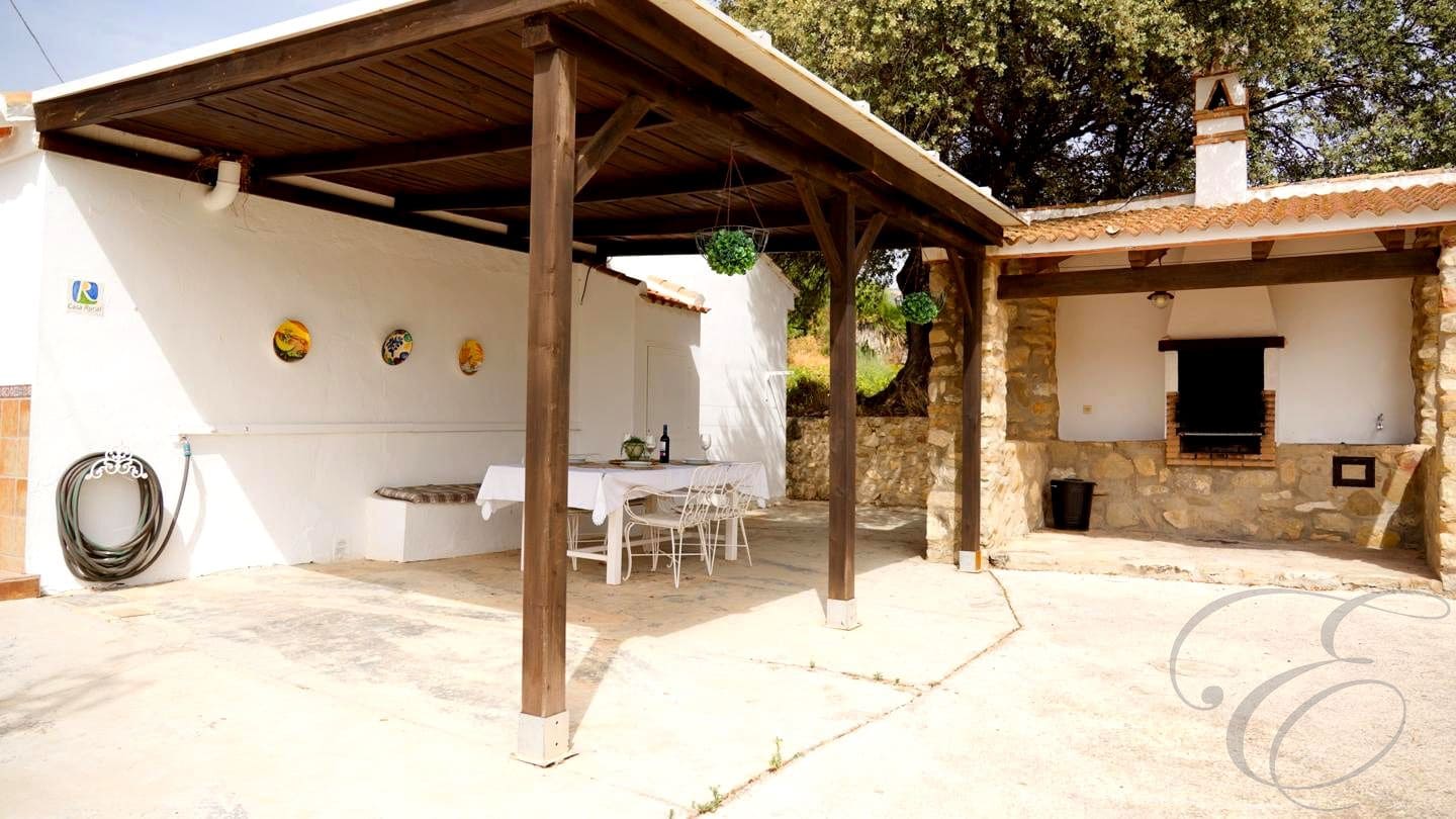 2 chambre Finca/Maison de Campagne à vendre à Villanueva de la Concepcion avec piscine - 290 000 € (Ref: 9301900)