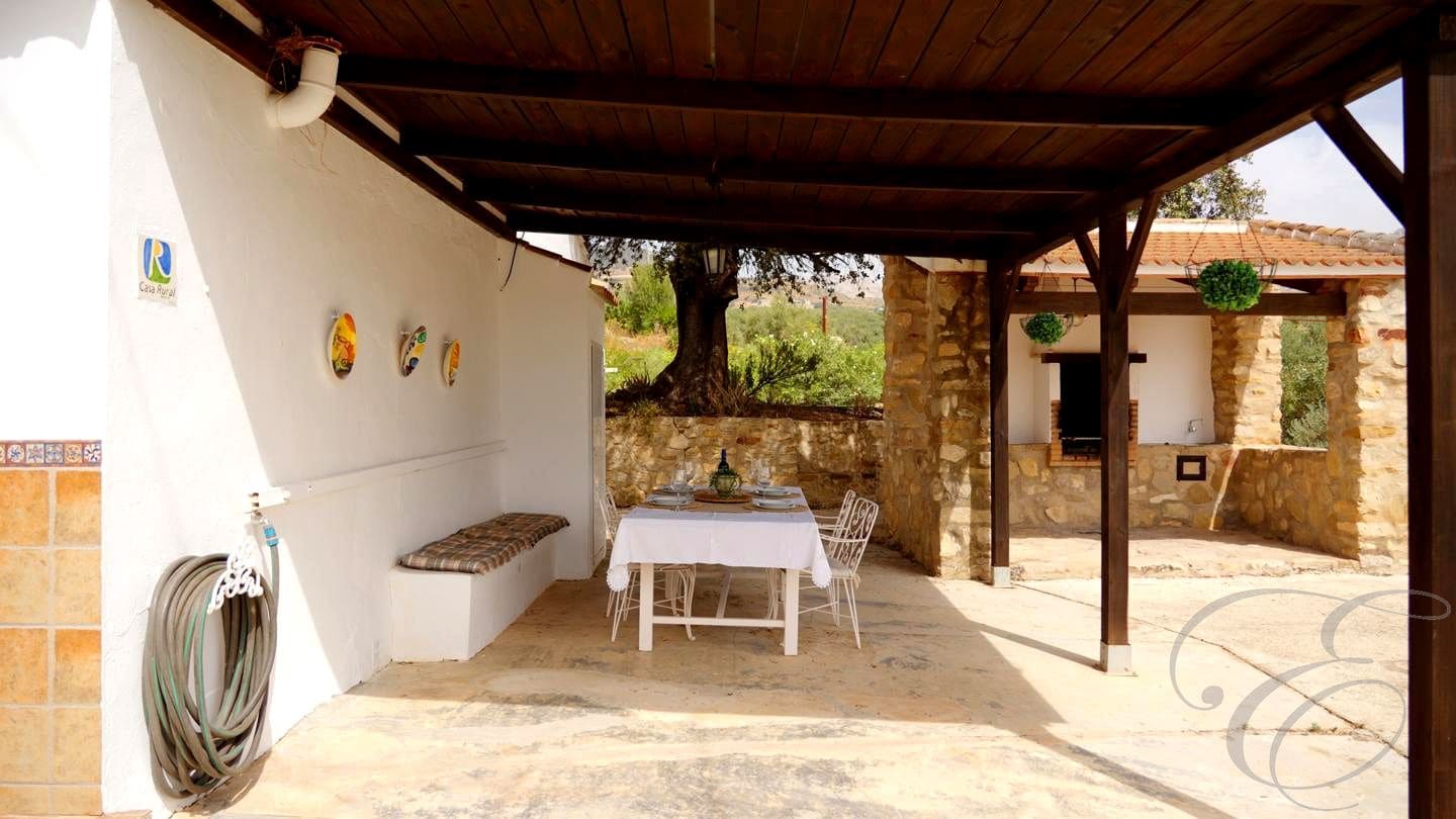 2 chambre Finca/Maison de Campagne à vendre à Villanueva de la Concepcion avec piscine - 290 000 € (Ref: 9301900)