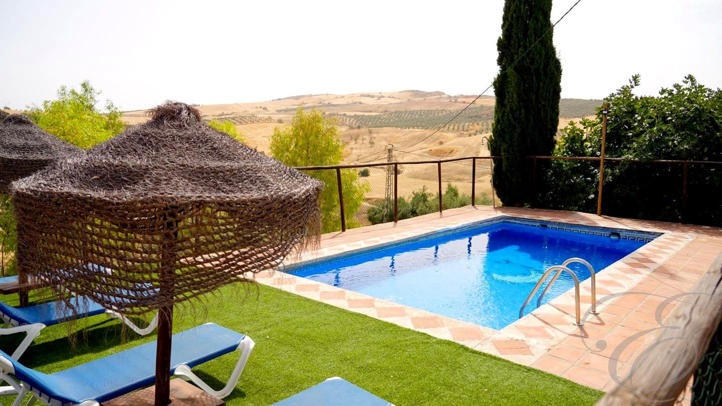 2 chambre Finca/Maison de Campagne à vendre à Villanueva de la Concepcion avec piscine - 290 000 € (Ref: 9301900)