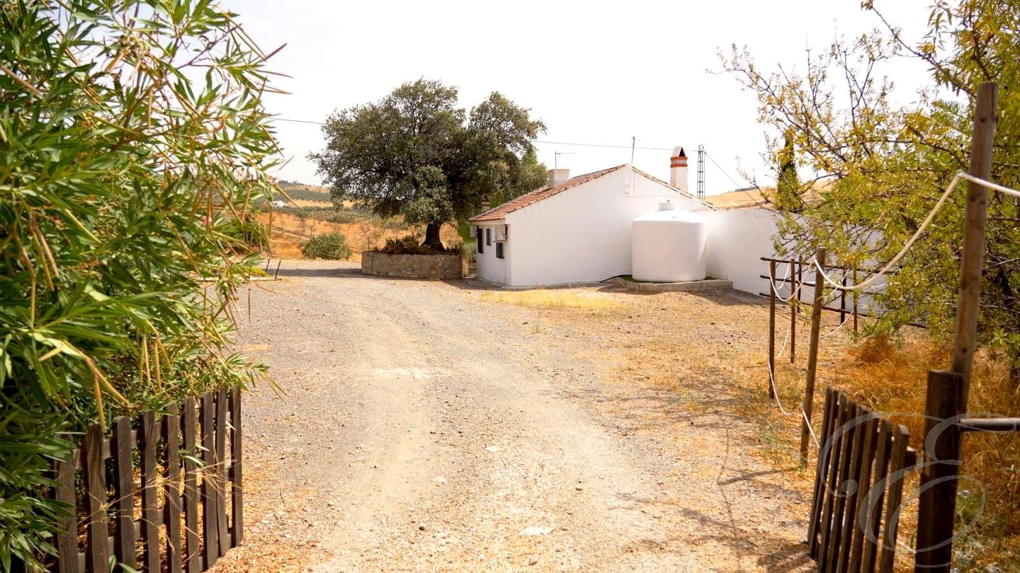 2 chambre Finca/Maison de Campagne à vendre à Villanueva de la Concepcion avec piscine - 290 000 € (Ref: 9301900)