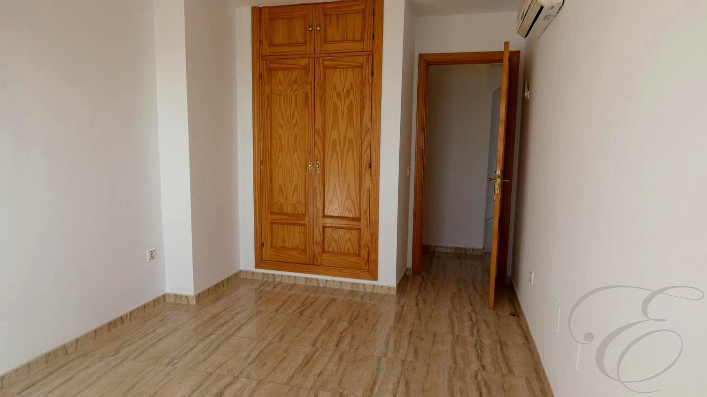 3 soveværelse Villa til salg i Benajarafe med garage - € 435.000 (Ref: 9325390)