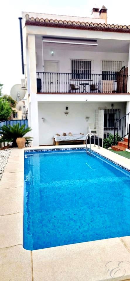 2 sovrum Lägenhet till salu i Vinuela med pool - 169 000 € (Ref: 9329370)