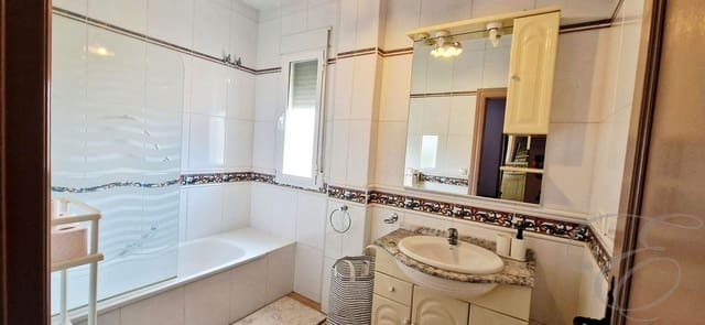 2 bedroom Flat for sale in Viñuela with pool - € 169,000 (Ref: 9329370)